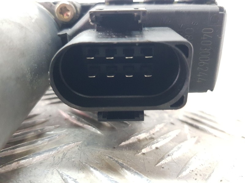 Recambio de motor elevalunas delantero izquierdo para audi a4 b5 (8d2) 1.9 tdi referencia OEM IAM 130821787  BOSCH