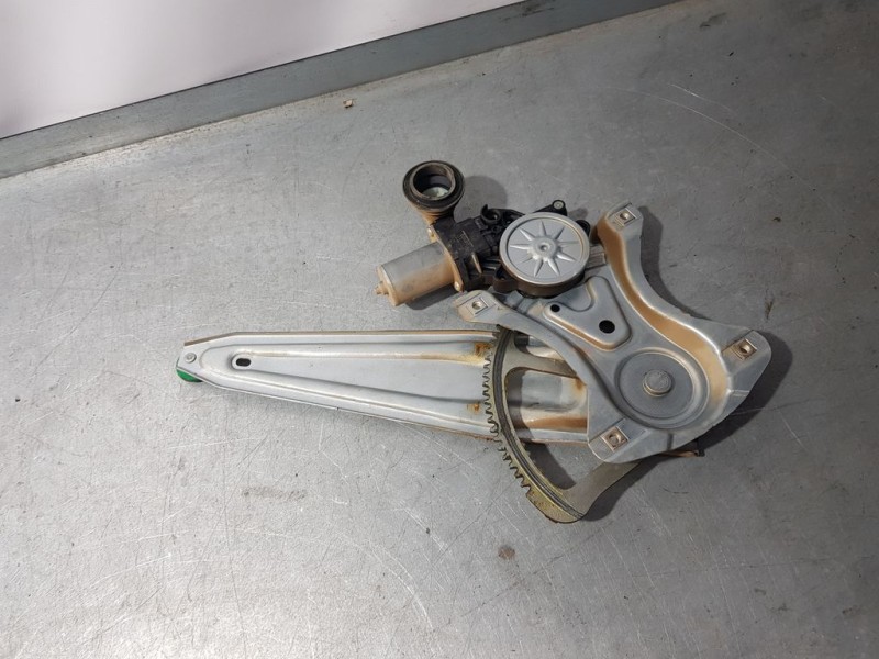 Recambio de elevalunas trasero derecho para toyota hilux (kun) double cab 4x4 referencia OEM IAM 857200K180 AE2621006170 DENSO E