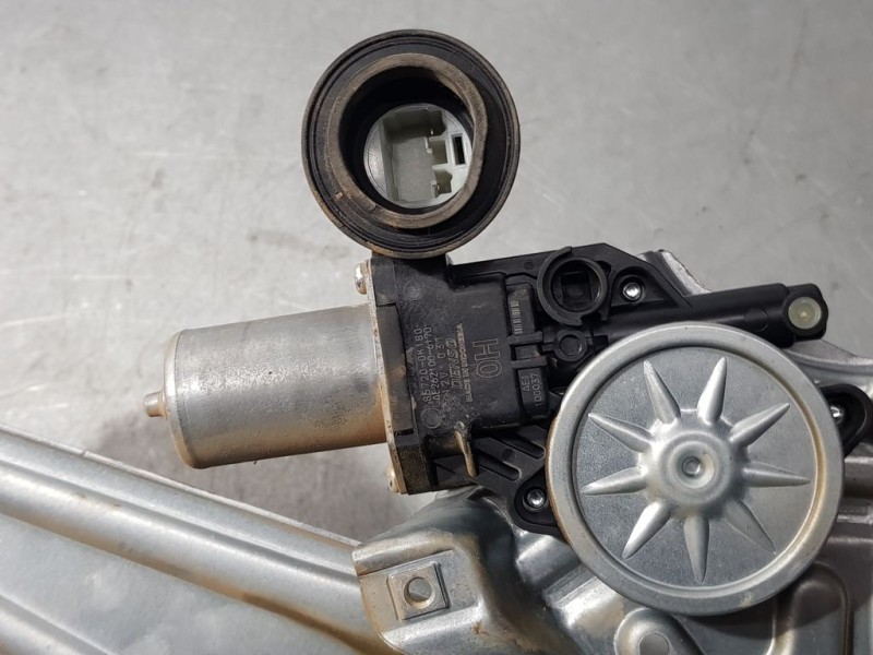 Recambio de elevalunas trasero derecho para toyota hilux (kun) double cab 4x4 referencia OEM IAM 857200K180 AE2621006170 DENSO E