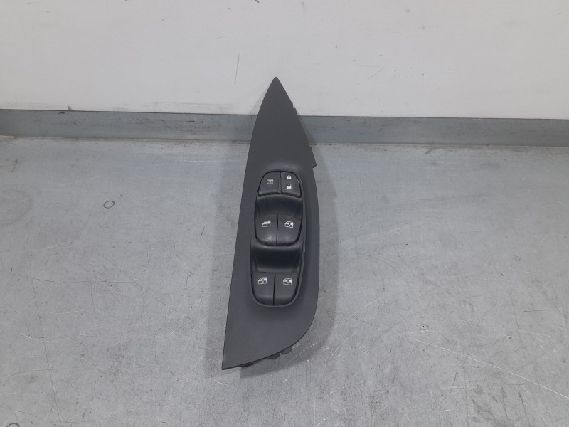 Recambio de mando elevalunas delantero izquierdo para nissan qashqai ii (j11, j11_) 1.5 dci referencia OEM IAM 4EH0AX  