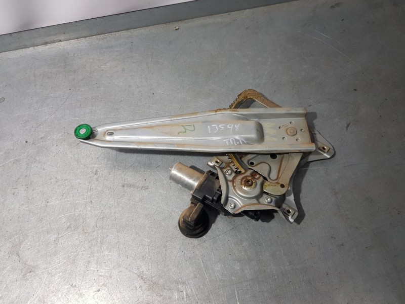 Recambio de elevalunas trasero derecho para toyota hilux (kun) double cab 4x4 referencia OEM IAM 857200K180 AE2621006170 DENSO E