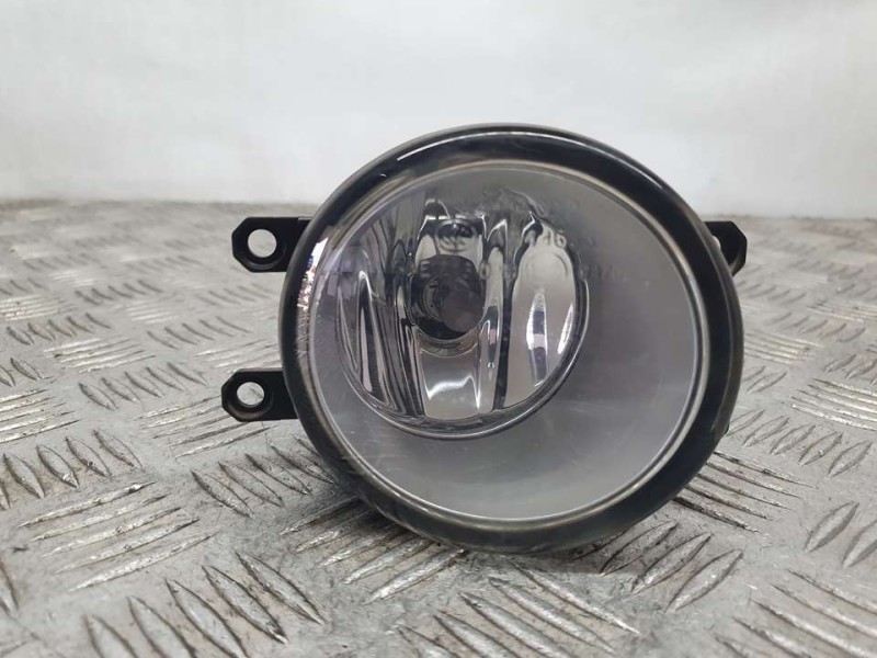 Recambio de faro antiniebla derecho para toyota prius (nhw30) plug-in hybrid executive referencia OEM IAM 812100D041 89206402 VA
