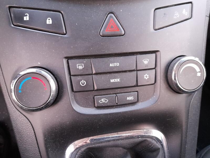 Recambio de mando climatizador para chevrolet orlando (j309) 2.0 d referencia OEM IAM 95017054  