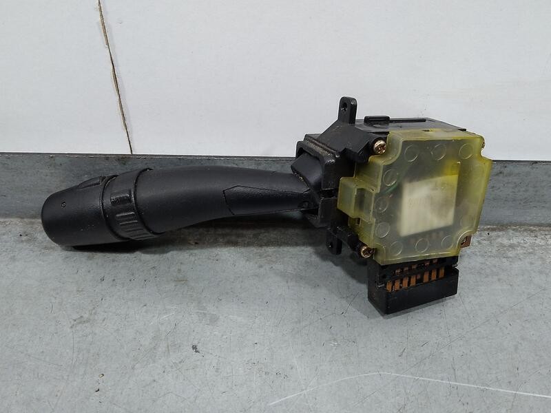 Recambio de mando limpia para kia sorento 2.5 crdi ex referencia OEM IAM 934203E010  