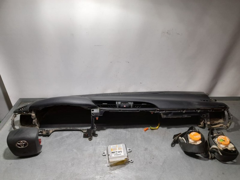 Recambio de kit airbag para toyota hilux (kun) double cab 4x4 referencia OEM IAM 451300K291C0  C/ SALPICADERO Y PRETENSORES