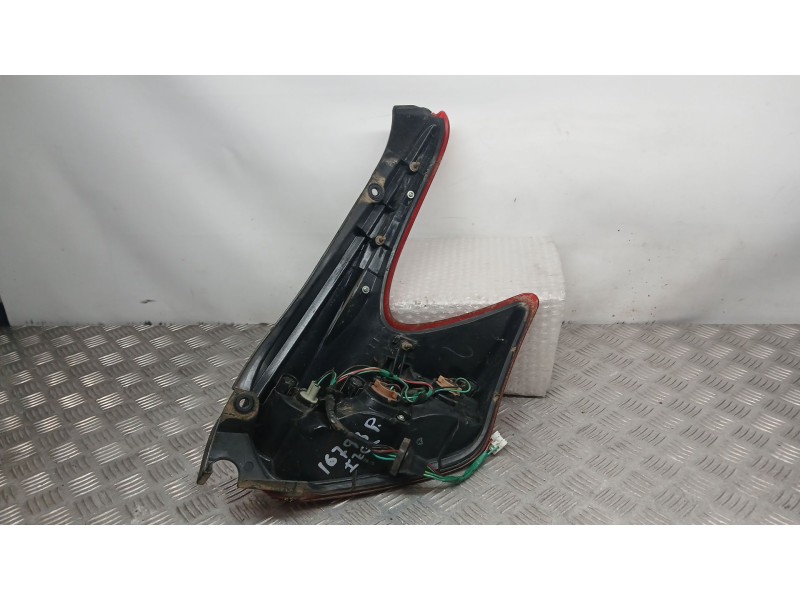 Recambio de piloto trasero izquierdo para nissan juke (f15) 1.5 dci referencia OEM IAM 265551KA0A  