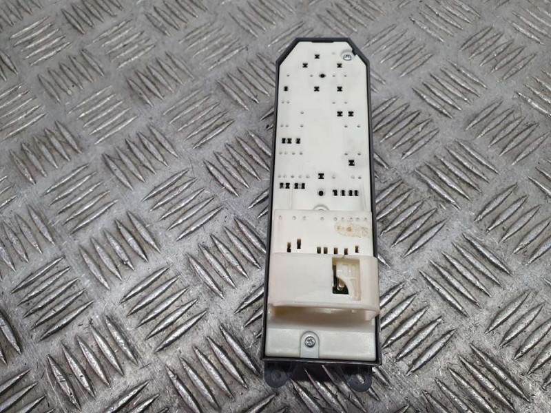 Recambio de mando elevalunas delantero izquierdo para toyota yaris hybrid advance referencia OEM IAM SIN REF  