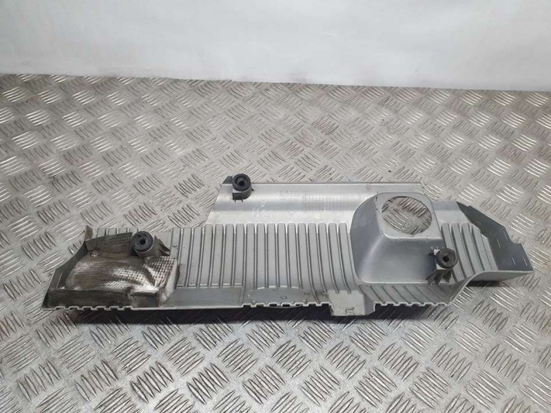 Recambio de tapa motor para toyota prius (nhw30) plug-in hybrid executive referencia OEM IAM 1121237090  