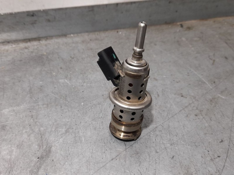 Recambio de inyector adblue para citroën c4 cactus live referencia OEM IAM 9813930180  