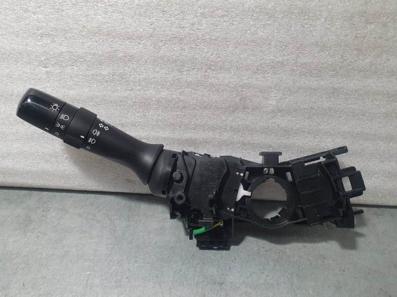 Recambio de mando luces para toyota yaris hybrid advance referencia OEM IAM 0D30017F938  