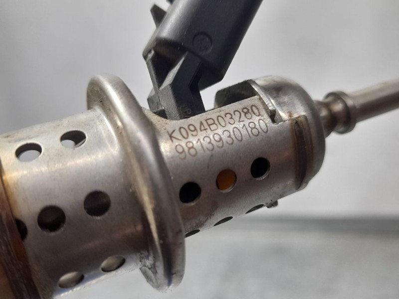 Recambio de inyector adblue para citroën c4 cactus live referencia OEM IAM 9813930180  