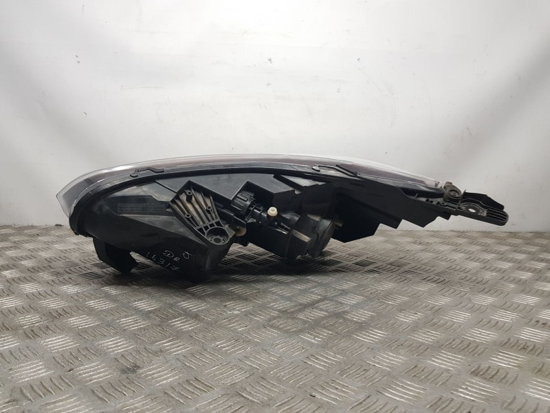 Recambio de faro derecho para renault express advance referencia OEM IAM 260105660R  