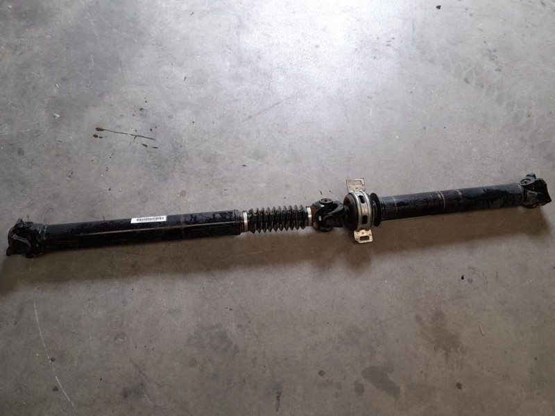 Recambio de transmision central para toyota hilux (kun) double cab 4x4 referencia OEM IAM 371000KC10B  TRASERO