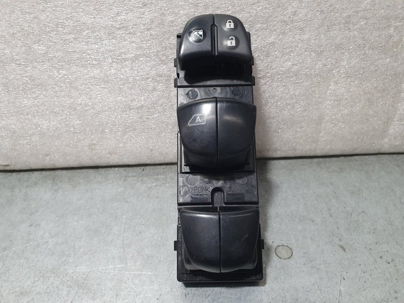 Recambio de mando elevalunas delantero izquierdo para nissan qashqai (j11) acenta referencia OEM IAM SIN REF  C/ MANDO DE CIERRE
