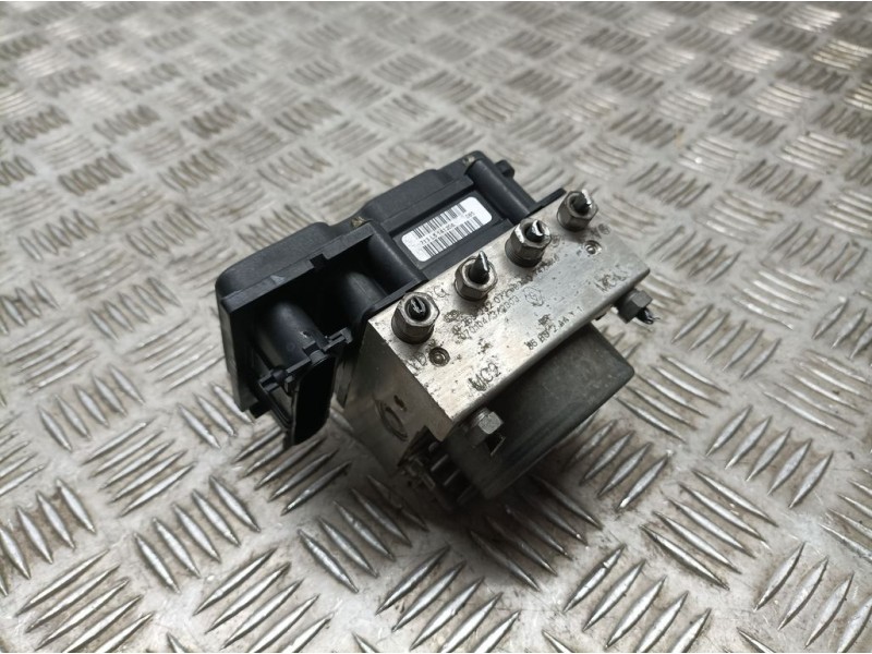 Recambio de abs para renault clio iii exception referencia OEM IAM 8200747440 0265232072 BOSCH