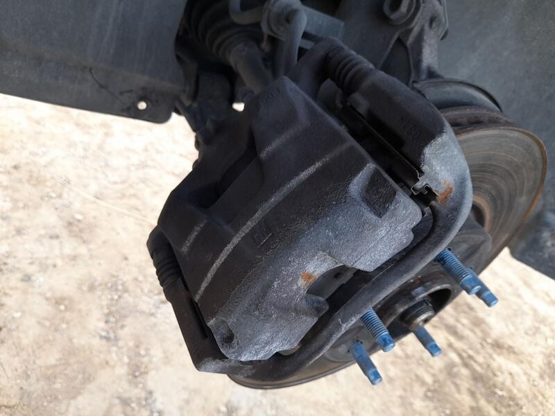 Recambio de pinza freno delantera izquierda para chevrolet orlando (j309) 2.0 d referencia OEM IAM 13301226  