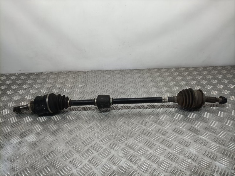 Recambio de transmision delantera derecha para toyota yaris hybrid advance referencia OEM IAM 434100D660  