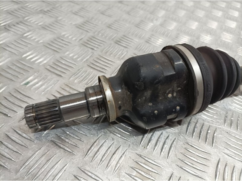 Recambio de transmision delantera derecha para toyota yaris hybrid advance referencia OEM IAM 434100D660  