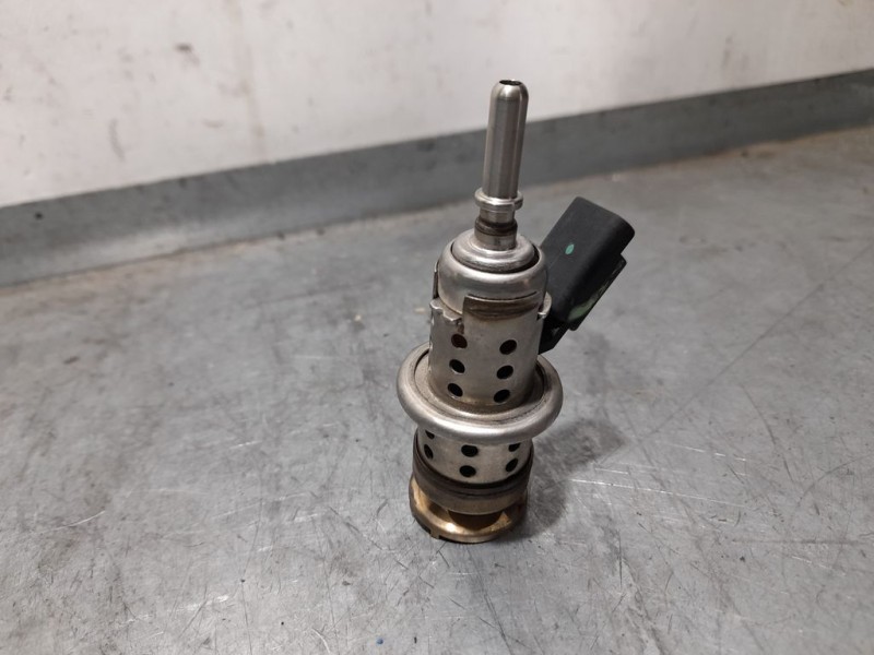 Recambio de inyector adblue para peugeot 208 active referencia OEM IAM 9813930180  