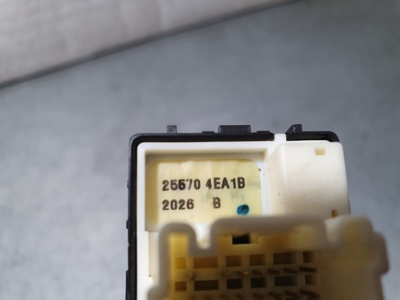 Recambio de mando retrovisor para nissan qashqai (j11) acenta referencia OEM IAM 255704EA1B  