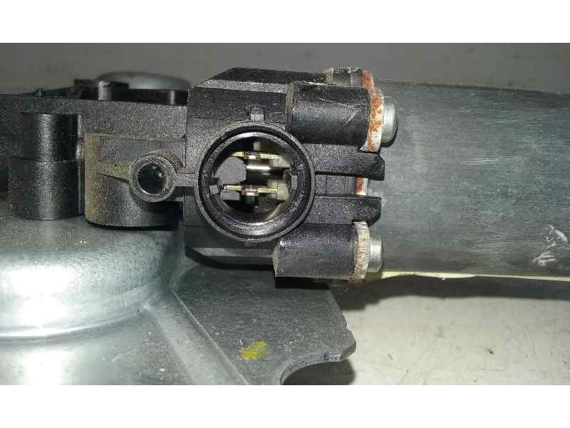 Recambio de elevalunas delantero derecho para renault clio iii confort dynamique referencia OEM IAM  2 PINS ELECTRICO