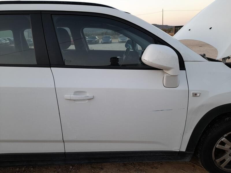 Recambio de puerta delantera derecha para chevrolet orlando (j309) 2.0 d referencia OEM IAM 95242605 TOCADA 