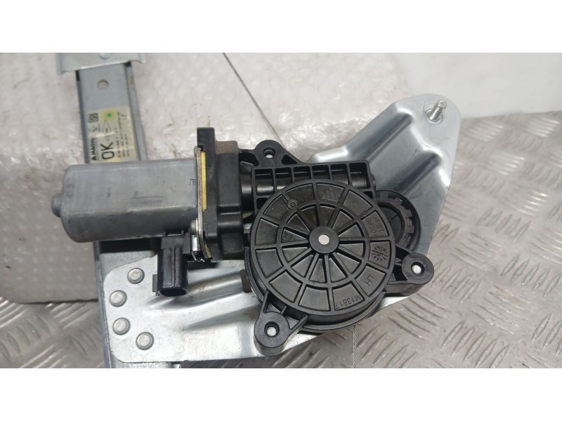 Recambio de elevalunas delantero izquierdo para dacia logan mcv ii 1.5 dci referencia OEM IAM 807213282R ELECTRICO 2 PINS 