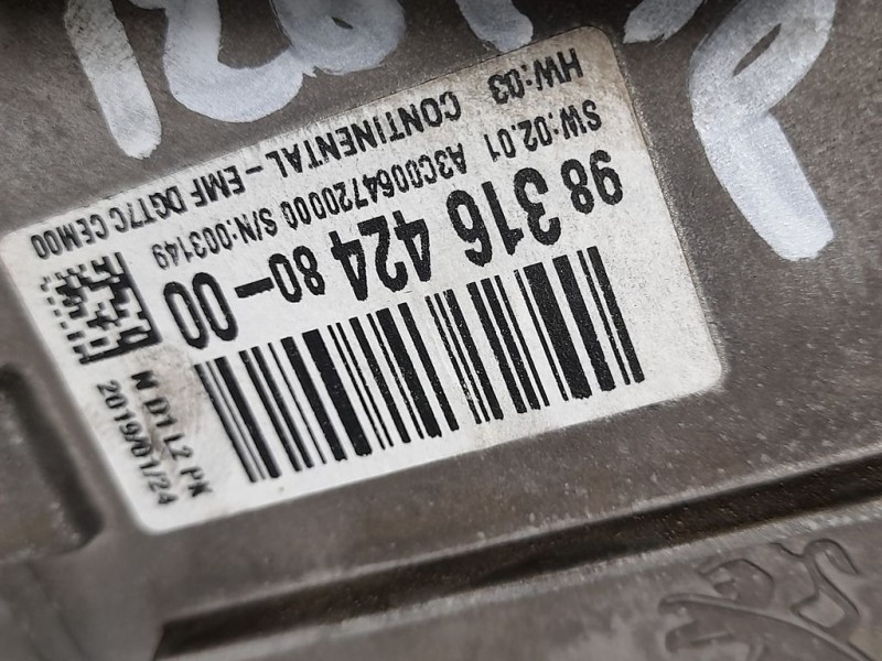 Recambio de pantalla multifuncion para citroën c-elysée shine referencia OEM IAM 9831642480 A3C0064720000 CONTINENTAL