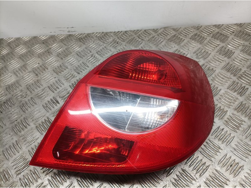 Recambio de piloto trasero derecho para renault clio iii exception referencia OEM IAM 8200459960  ROZADO