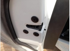 CERRADURA PUERTA TRASERA IZQUIERDA 825039554R 