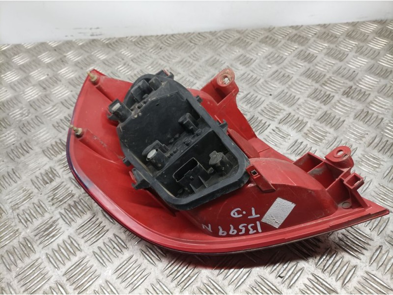 Recambio de piloto trasero derecho para renault clio iii exception referencia OEM IAM 8200459960  ROZADO