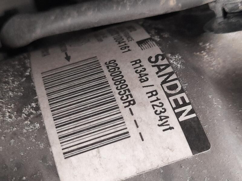 Recambio de compresor aire acondicionado para renault clio v (b7_) tce 90 (b7mt) referencia OEM IAM 926008955R  