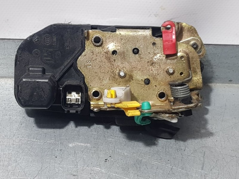 Recambio de cerradura puerta trasera izquierda para chrysler 300 c 3.0 crd referencia OEM IAM   