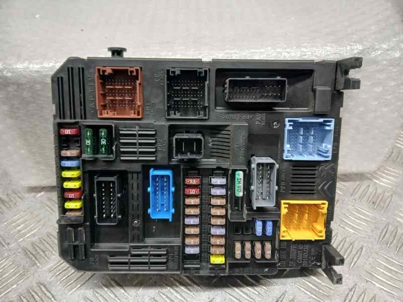 Recambio de caja reles / fusibles para peugeot 3008 allure pack referencia OEM IAM 9832880680 2932340835 