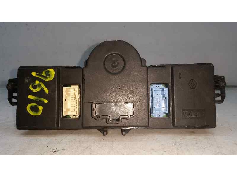 Recambio de mando climatizador para renault clio iii confort dynamique referencia OEM IAM 8200296683  