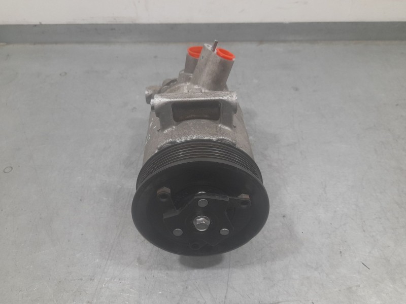 Recambio de compresor aire acondicionado para seat ibiza iv (6j5, 6p1) 1.6 tdi referencia OEM IAM 5K0820803A DH5 DELPHI