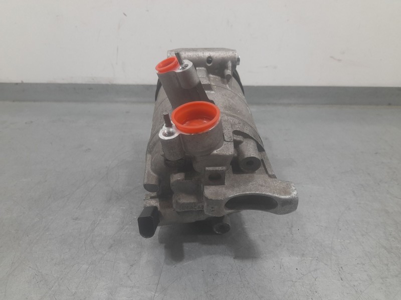 Recambio de compresor aire acondicionado para seat ibiza iv (6j5, 6p1) 1.6 tdi referencia OEM IAM 5K0820803A DH5 DELPHI