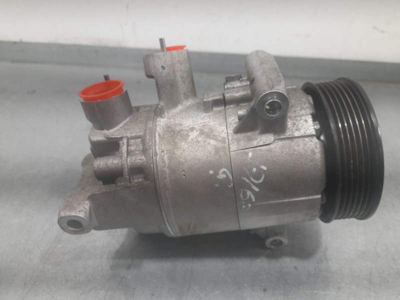 Recambio de compresor aire acondicionado para seat ibiza iv (6j5, 6p1) 1.6 tdi referencia OEM IAM 5K0820803A DH5 DELPHI