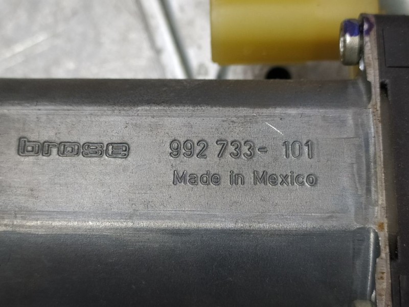 Recambio de elevalunas trasero izquierdo para chrysler 300 c 3.0 crd referencia OEM IAM 992733101 2 PINS ELECTRICO BROSE