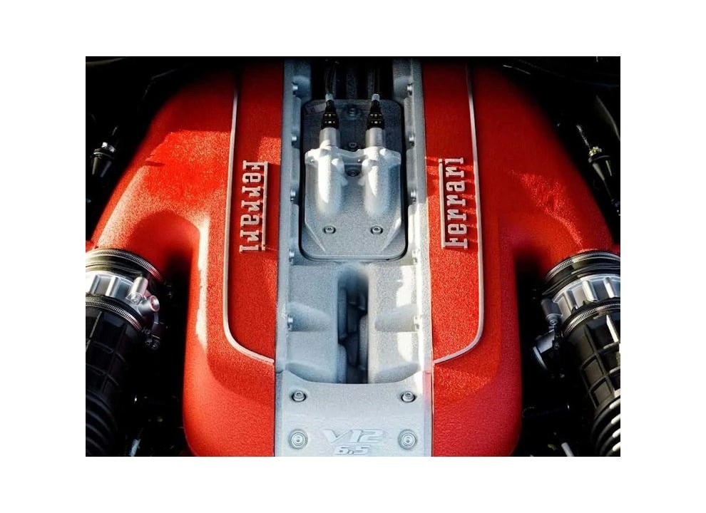 El motor V12 de Ferrari, velocidad y lujo, unidos