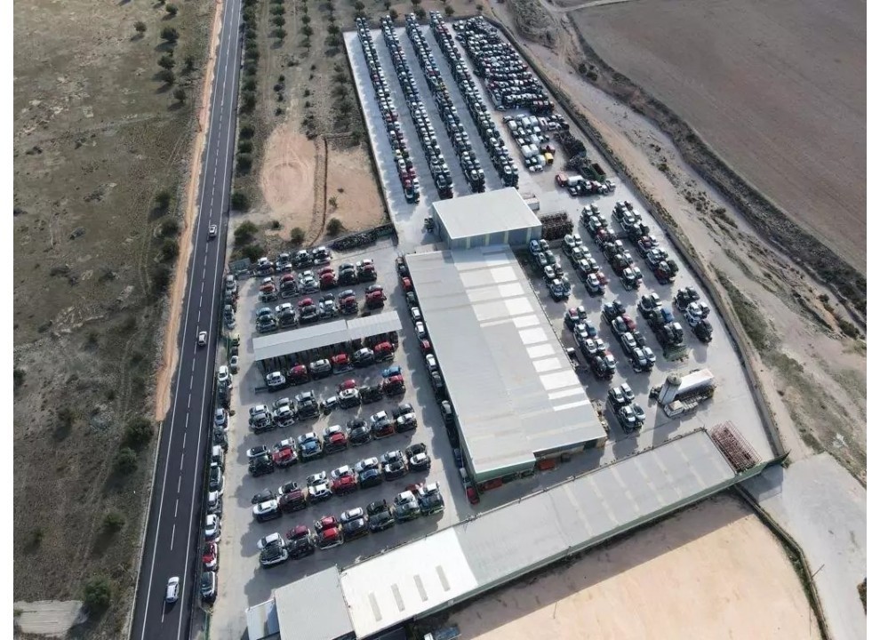 Piezas y recambios usados de un desguace